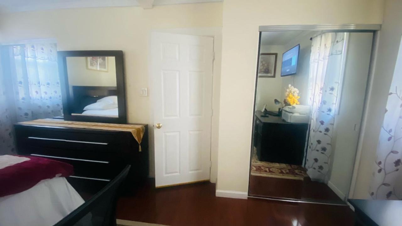 Minutes From Jfk, Beautiful With Peaceful, Cosy, Private Hospedagem domiciliar *