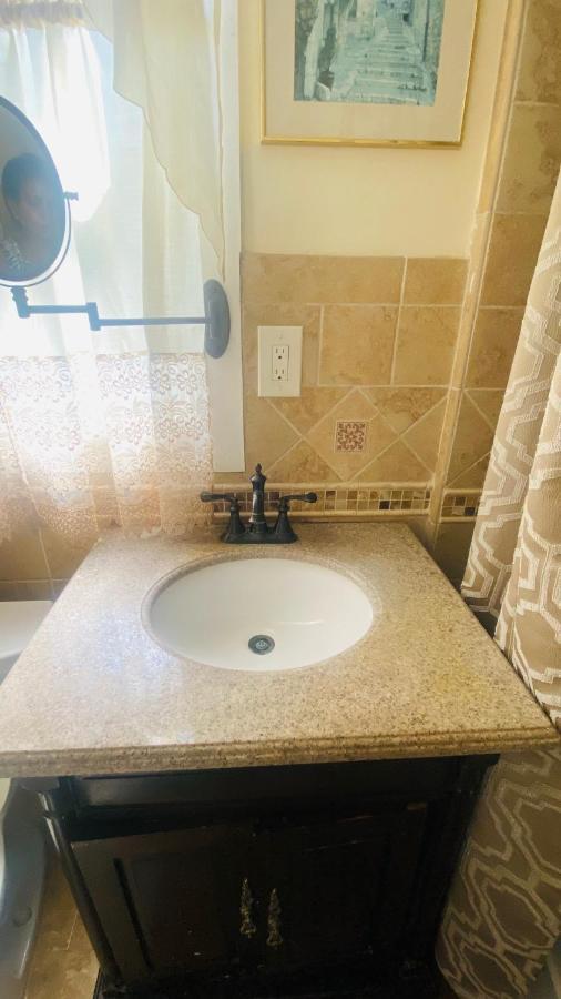 Minutes From Jfk, Beautiful With Peaceful, Cosy, Private Nova York