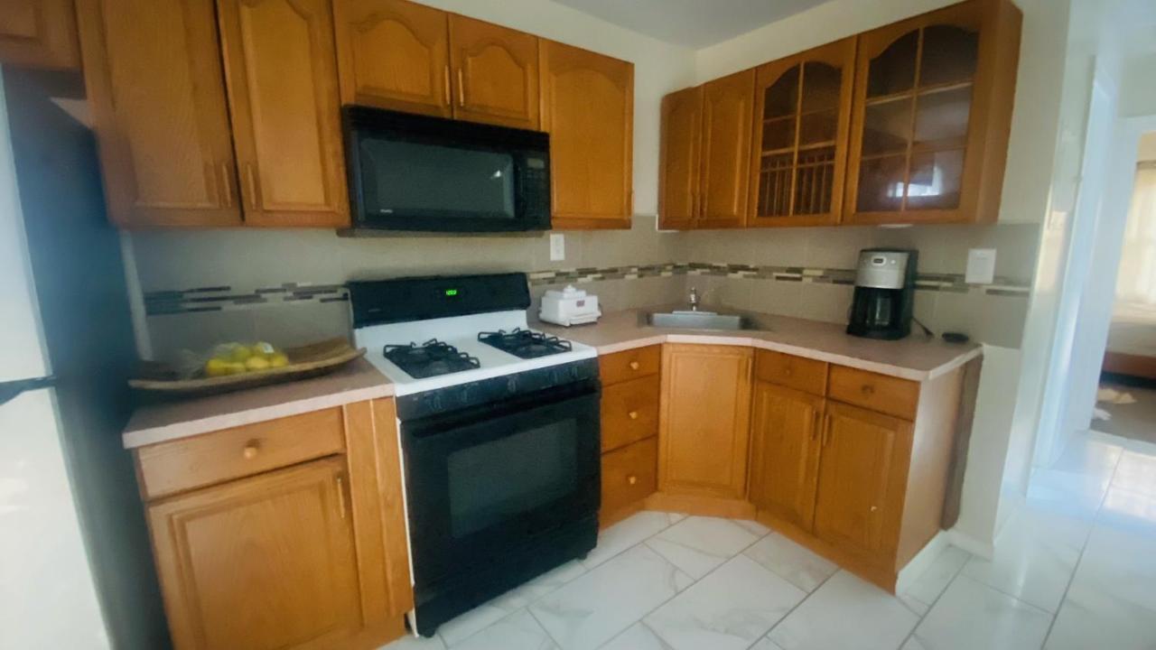 Minutes From Jfk, Beautiful With Peaceful, Cosy, Private Hospedagem domiciliar Nova York